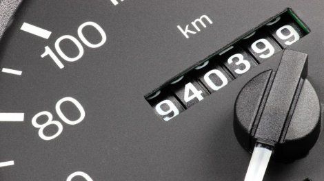 Les arnaques au compteur : peut-on modifier le kilométrage facilement ?