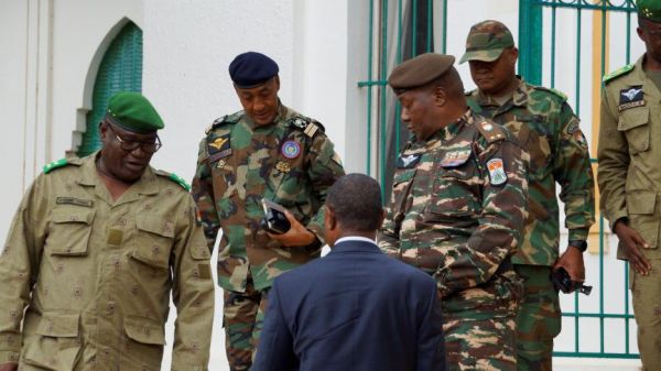 Coup d'État au Niger : Vers un Triangle Stratégique Niger-Mali-Burkina Faso pour Combattre le Terrorisme?