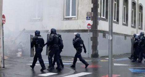 Policiers VS. Corde