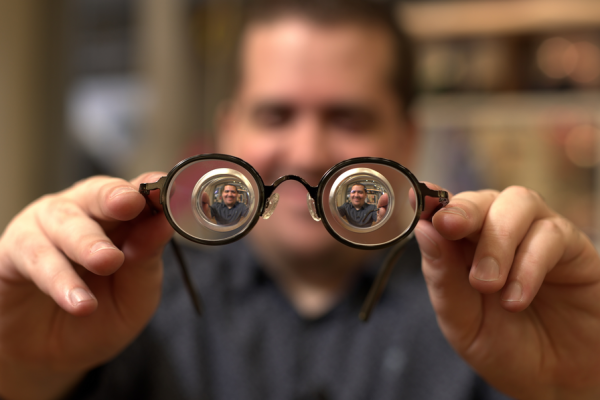 Au coeur de la Meuse, Essilor bat des records pour produire des verres ophtalmiques spéciaux