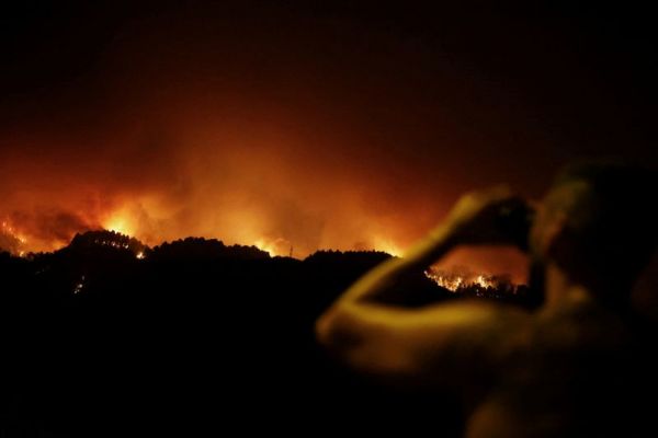Espagne-Encore des évacuations sur l'île de Tenerife, en proie aux flammes