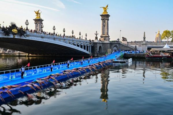 Une épreuve de natation de triathlon dans la Seine de nouveau annulée