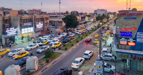 Irak : après la diffusion d'un film pornographique, les écrans publicitaires de Bagdad éteints par les autorités