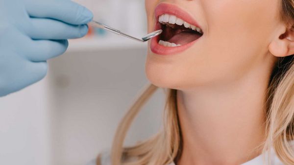 Maladie de Crohn : les Bactéries Présentes dans la Bouche Pourraient en être la Cause