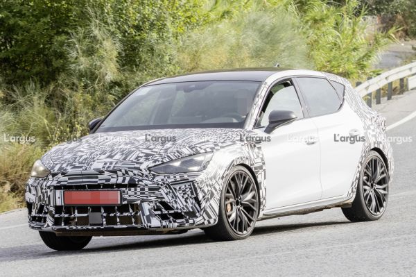 Cupra Leon (2024). La compacte restylée va nettement changer
