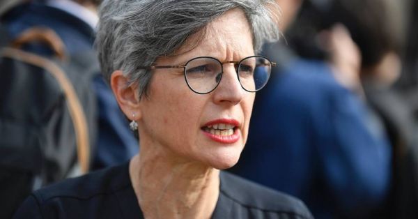 "Non Fabien tu ne gagneras pas avec un steak !", lance Sandrine Rousseau à la Fête de l'Huma
