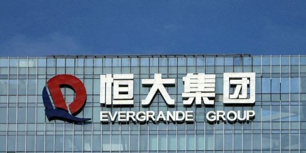 Chine : le géant de l'immobilier Evergrande dégringole en Bourse après l'arrestation d'employés