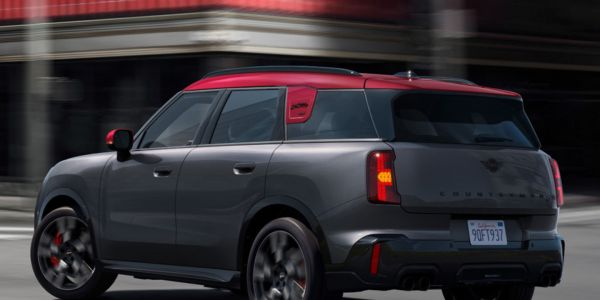 Mini lève un coin du voile sur le Countryman JCW