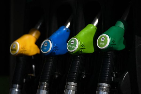 Carburants : la possibilité de vente à perte sera effective à partir de « début décembre » ; des « mesures de compensation » pour les stations-service indépendantes