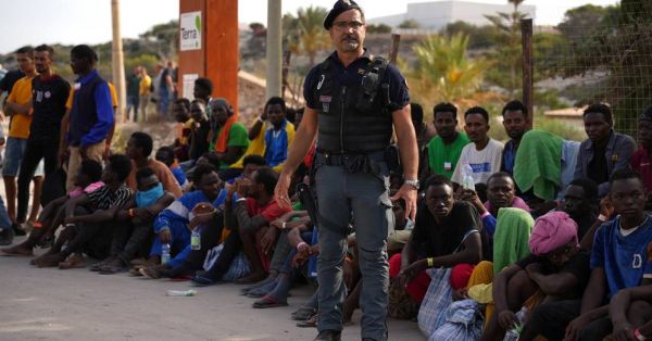 8 500 migrants à Lampedusa en 3 jours : "submersion migratoire" ou instrumentalisation de l'extrême droite ?
