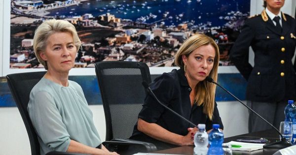 Migrants à Lampedusa : "L'Europe s'obstine avec des plans inapplicables ou inappliqués"