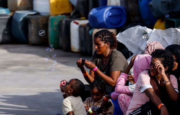 Migrants à Lampedusa : LR et RN s'opposent à une répartition européenne