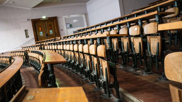 Semaine de quatre jours : dans l'enseignant supérieur, du temps octroyé pour mettre un pied dans le monde du travail
