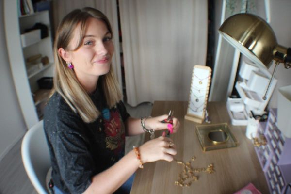 Pau : Célia lance en ligne Malia bijoux
