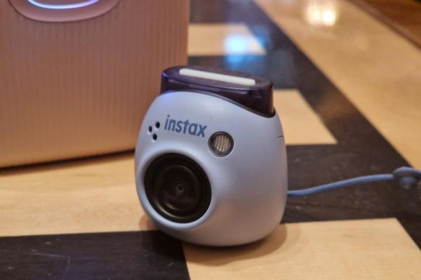 Fujifilm annonce son Instax Pal un appareil photo miniature à prix gonflé