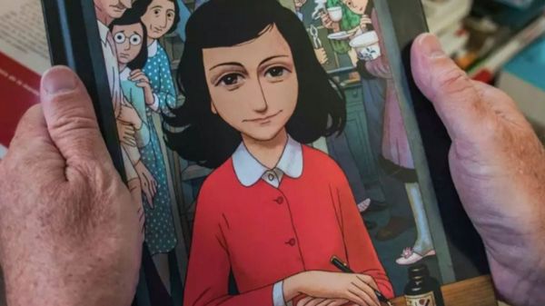 Pour avoir lu des extraits polémiques du Journal d'Anne Frank à ses élèves, ce prof a été licencié