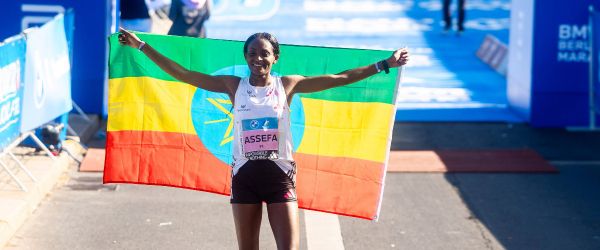 Athlétisme – Marathon de Berlin : Assefa s’offre le record du monde, Kipchoge encore victorieux