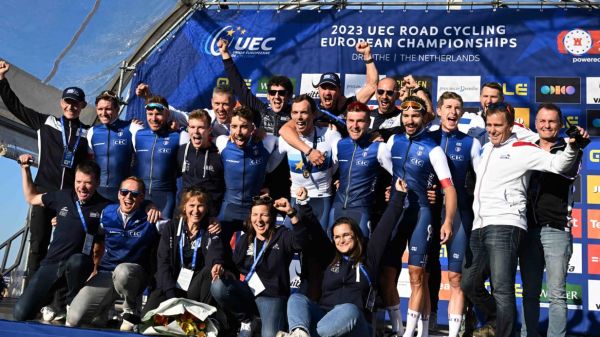 "Prendre des risques sans avoir de regrets": Voeckler explique sa philosophie après le sacre de Laporte aux championnats d'Europe