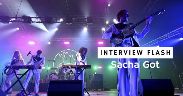 Vidéo. "Je me suis fait sauver la vie par une barre de pole dance" : l'interview flash de Sacha Got (La Femme) au Nancy Jazz Pulsations