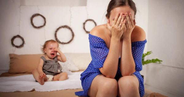 Cette mère dit qu’elle regrette d’avoir eu un bébé parce qu’elle ne peut plus regarder Netflix et passer du temps seule