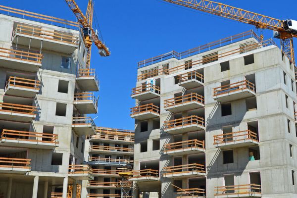 Promoteurs, architectes... : la crise du logement se transforme en crise sociale