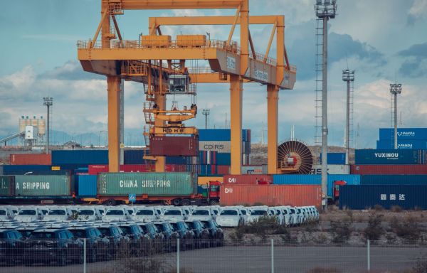 En photos | Le port sec de Khorgos dans l'œil de Valérian Mazataud