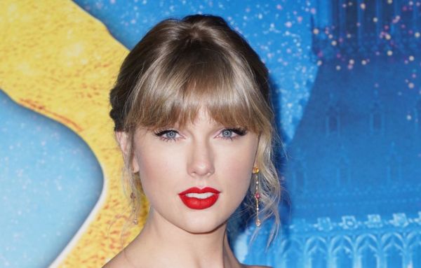 Taylor Swift a rendu un émouvant hommage sur scène à sa fan décédée avant son concert