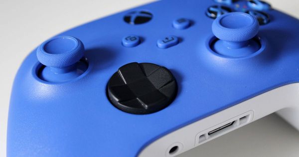 Actualité : Black Friday 2023 – La manette de jeu Microsoft Manette sans-fil Xbox Series X/S Robot White "5 étoiles" à 44,99 € (-20%)