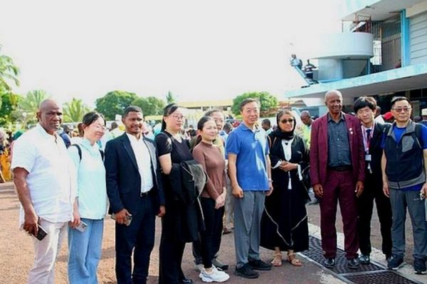 JIOI aux Comores en 2027 : six experts chinois sur les terrains du gymnase et de la piscine