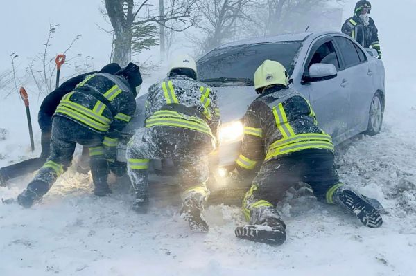 Guerre en Ukraine, jour 643 : l'Allemagne réaffirme son soutien à Kiev, dix morts dans la tempête