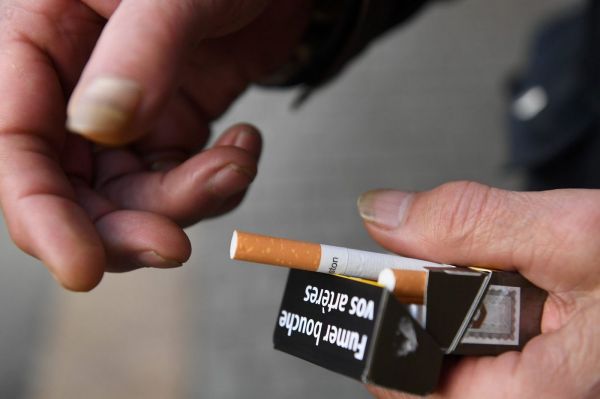 Plan tabac : hausse des prix, interdiction des puffs et extension des espaces non-fumeurs