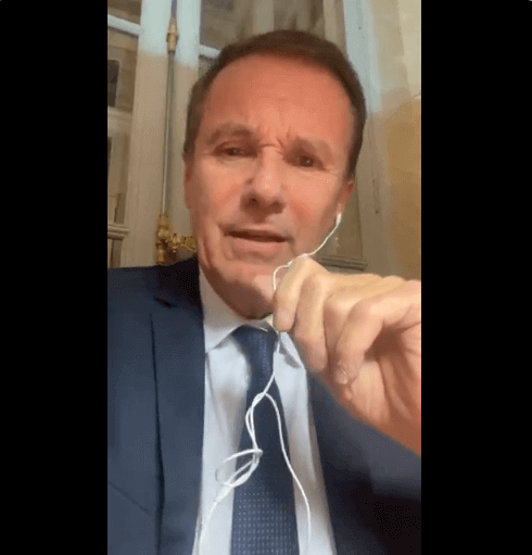 Séance surréaliste à l'Assemblée nationale sur le projet fou de révision des traités européens qui signerait la fin de la France ! Résistons... ! (NDA)
