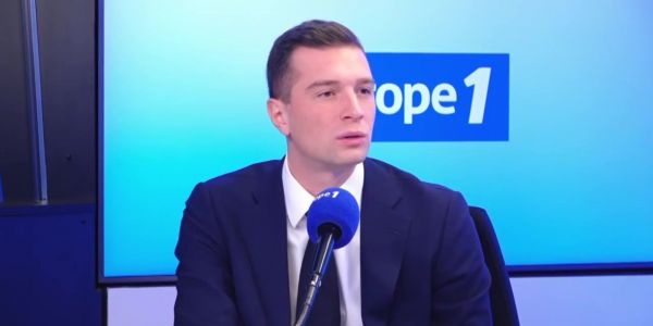 Pascal Praud et vous -  «J'en ai assez de me laisser insulter» : la réponse de Jordan Bardella aux propos d'Éric Dupond-Moretti