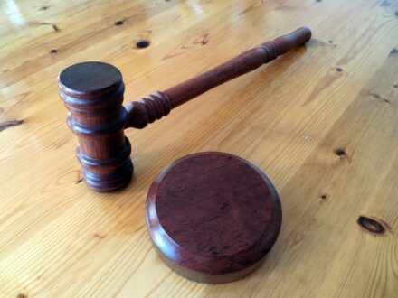 Saint-Brieuc. Accusés de trafic de stupéfiants, enlèvement et violences aggravées…ils ressortent libres sous contrôle judiciaire du tribunal en attente de leur jugement