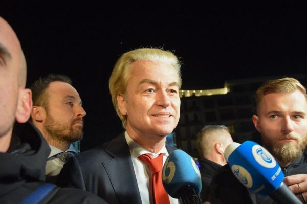 "La progression des extrêmes droites se nourrit d'un blocage démocratique en Europe"