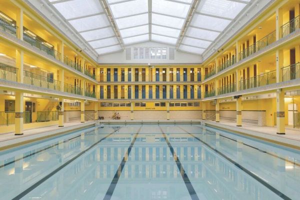 Paris : la piscine Pontoise retrouve son cachet Art déco