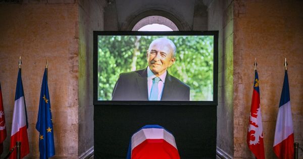 Obsèques de Gérard Collomb : Emmanuel Macron, Edouard Philippe et le temps des remords