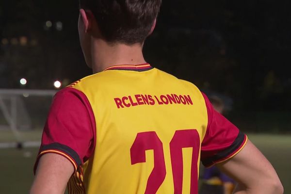 Ligue des Champions. "Nous avons les mêmes valeurs que le RC Lens, je suis tombé amoureux du club", les couleurs Sang et Or fièrement portées à Londres
