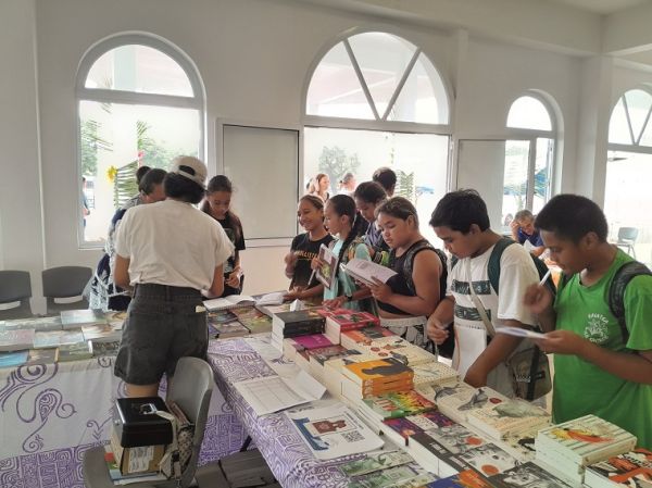 Le salon du livre ouvre ses portes à Raiatea