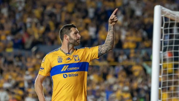 VIDEO. Un coup franc magistral, 199e but marqué pour les Tigres, Gignac est un Dieu vivant à Mexico