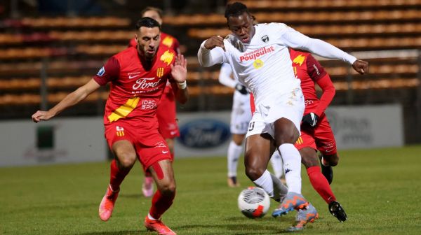 Football - National : Martigues s'impose au bout du suspense et monte sur le podium