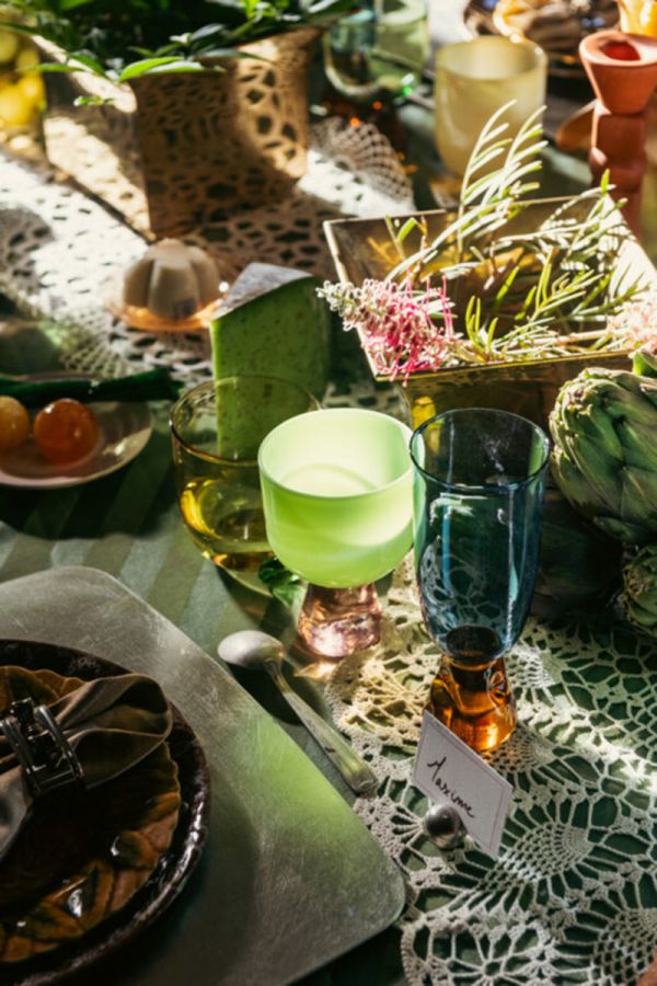 Tables de fête grandioses en mode maximaliste