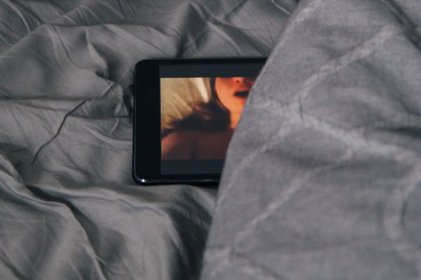 L’Europe va-t-elle bloquer ces trois sites porno ?