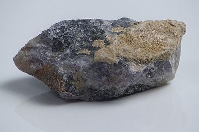 Création des roches métamorphiques et des pierres précieuses