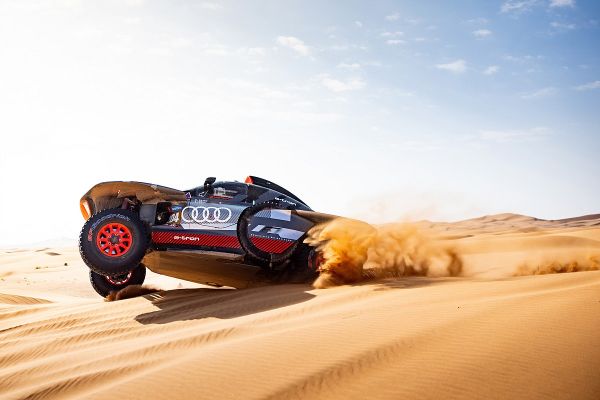 Peterhansel et Al Rajhi piégés, Sainz en tête de l'étape "48H Chrono"