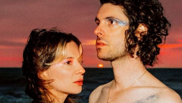 "Paris Cyclone” de Charlotte Fever, un album pour danser au rythme des percussions exotiques