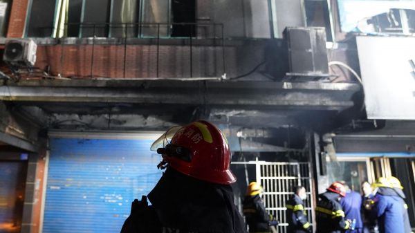 Chine : un incendie dans un magasin fait au moins 39 morts, des personnes toujours prises au piège