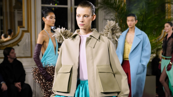 15 silhouettes de cette saison Haute Couture qui vivent dans nos têtes sans payer de loyer