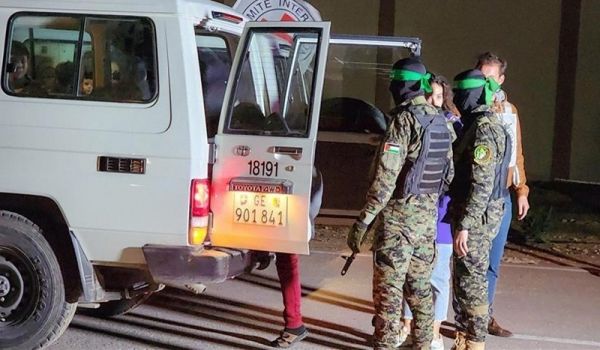 Le Qatar annonce à Israël que le Hamas a décidé de suspendre les discussions sur l’échange de prisonniers