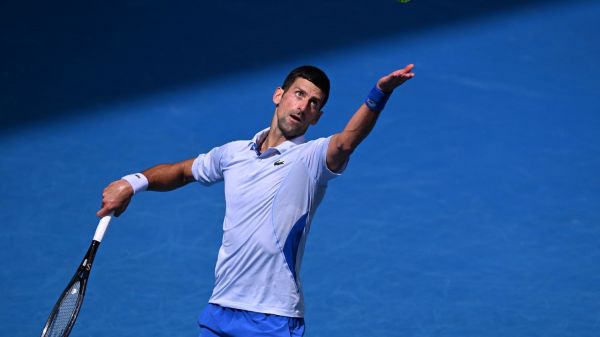 DIRECT. Open d'Australie 2024 : Djokovic recolle à deux sets à un face à Sinner... Suivez la demi-finale